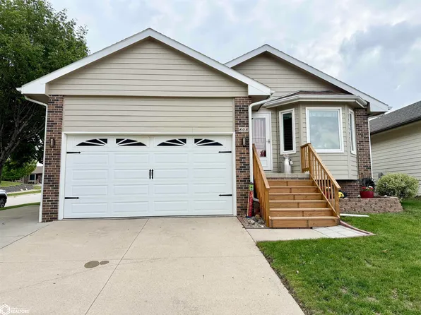 808 High Ridge Rd, Carroll, IA 51401