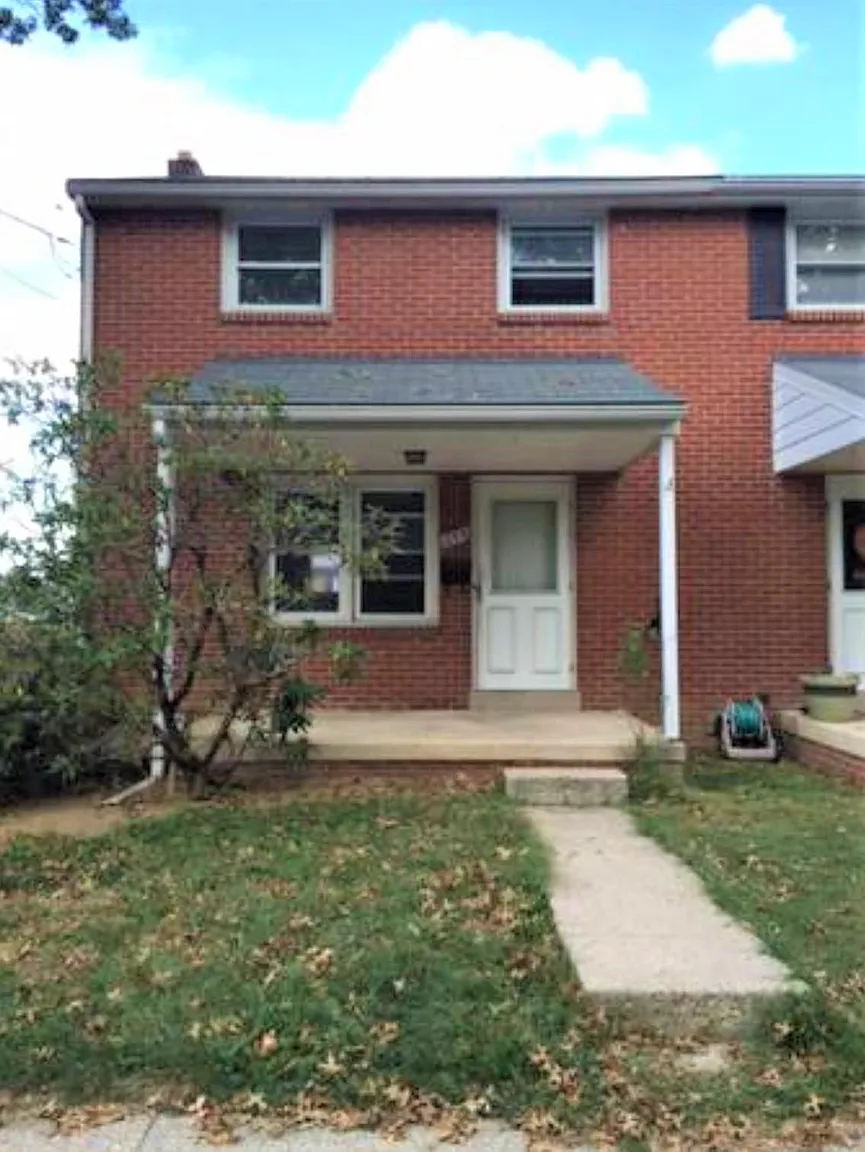 333 Winthrop Dr photo 1