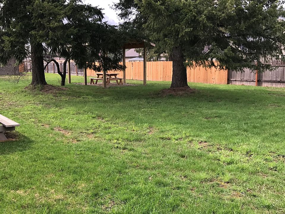 2nd image of 316 Maddie Ln