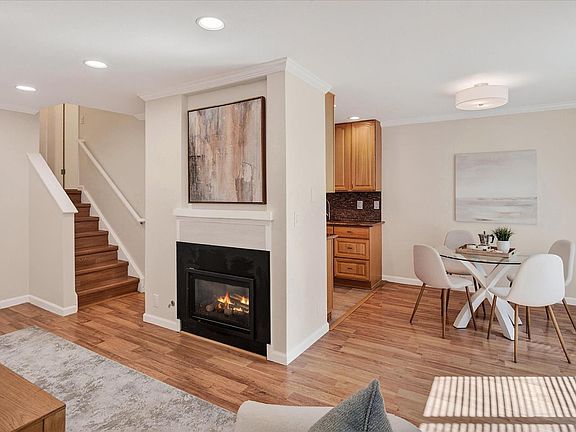 5th image of 912 La Barbera Dr