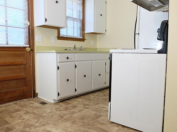 4th image of 2507 Oakland Ave #B