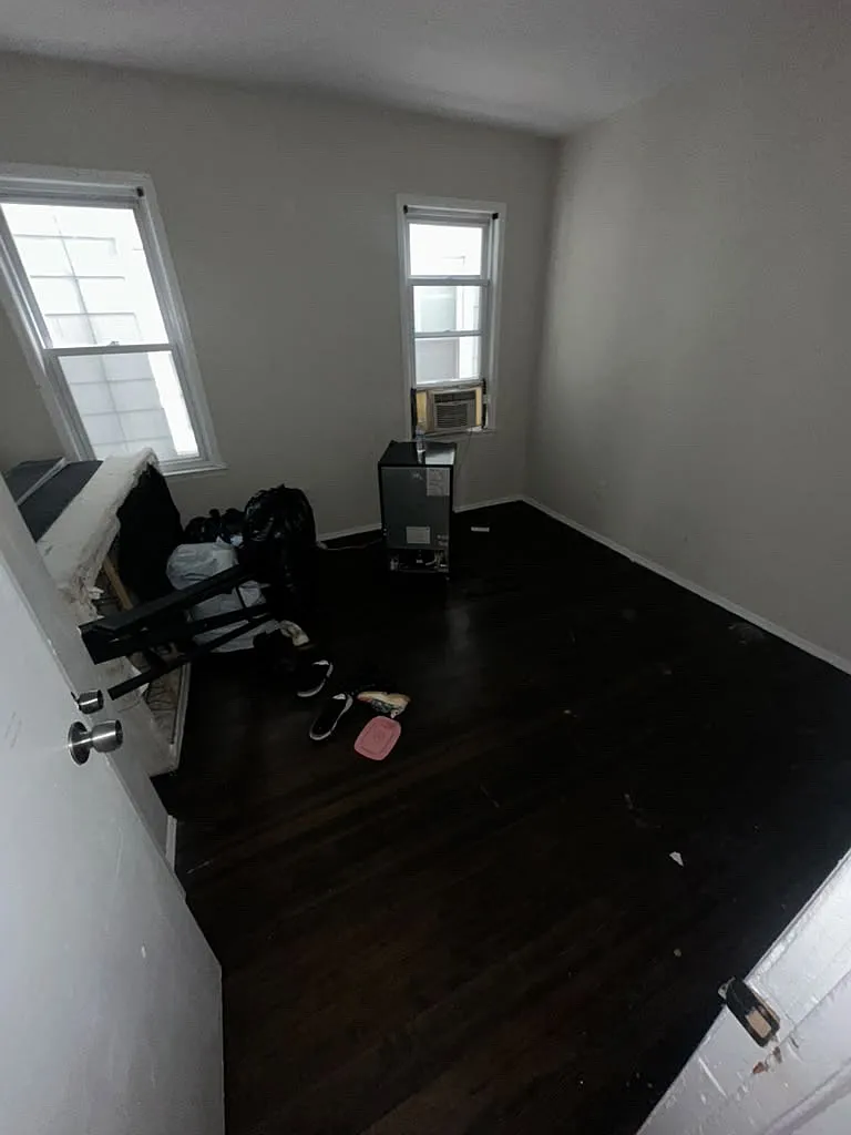 3 bed, $2,050 — Photo 4