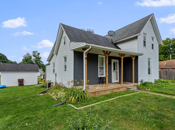 409 W Elm St, New Carlisle, IN 46552