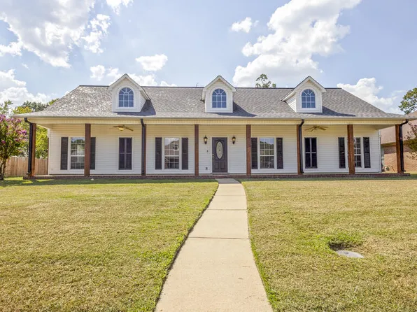 5909 Cathedral Dr, Texarkana, AR 71854