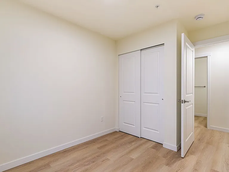 1809 E Sunset Dr — Photo 30