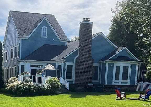 3rd image of 556 McKinley Cir