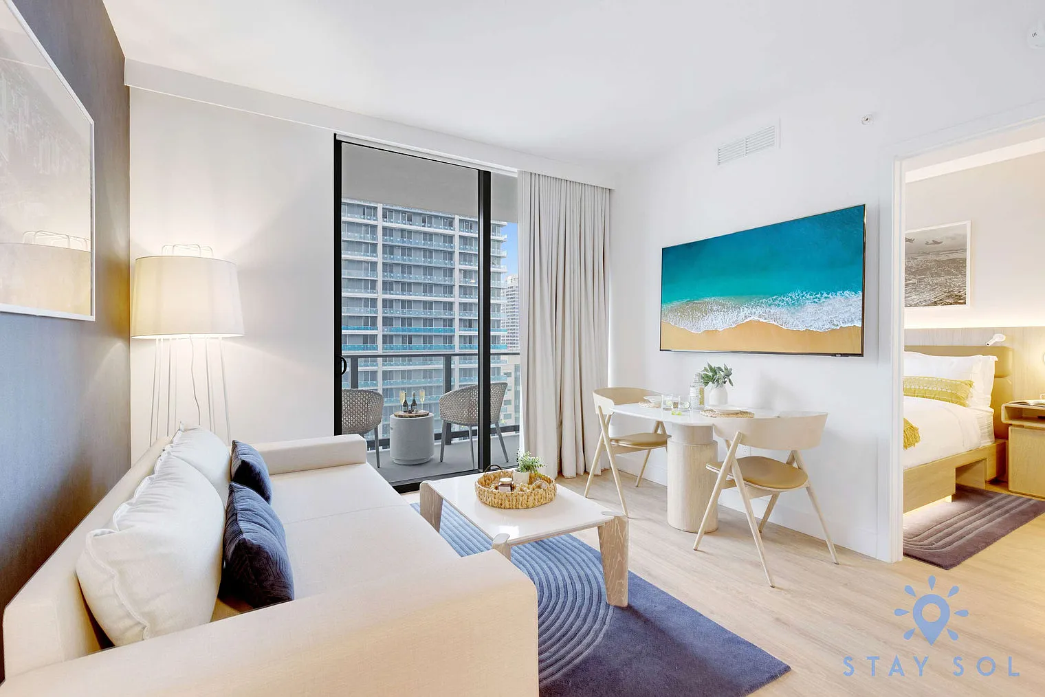 2 bed, 1.0 bath, 990 sqft, $5,329 — Photo 2