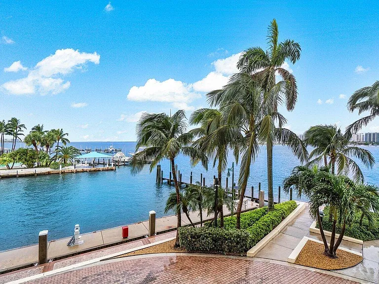 2650 Lake Shore Dr #206 — Photo 31