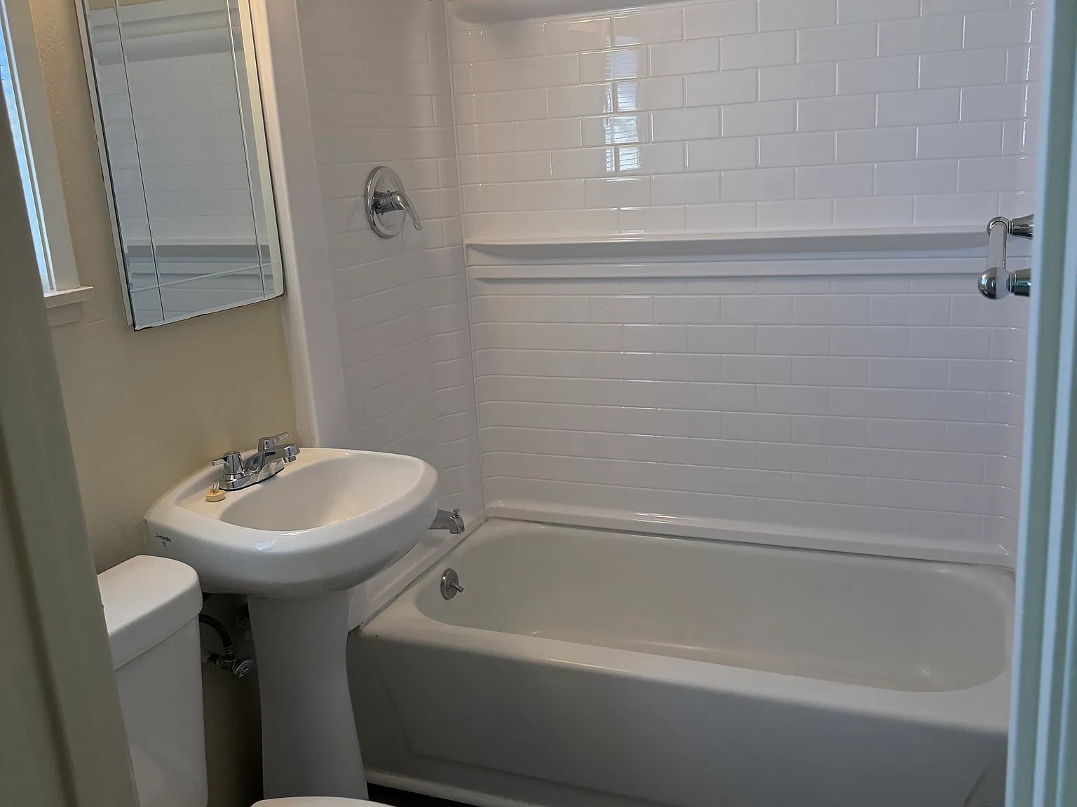 3 bed, $2,195 — Photo 3