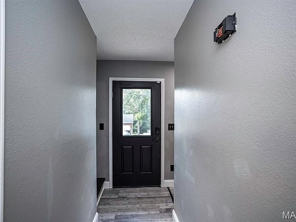 3rd image of 500 Stone Ridge Dr