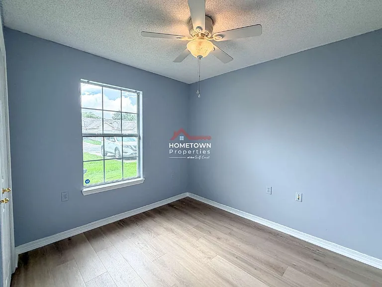 8005 Stonebrook Dr — Photo 17