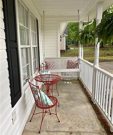 3rd image of 1529 Silver Ct