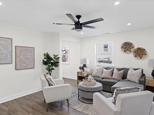 4 Blister St, Middle River, MD 21220