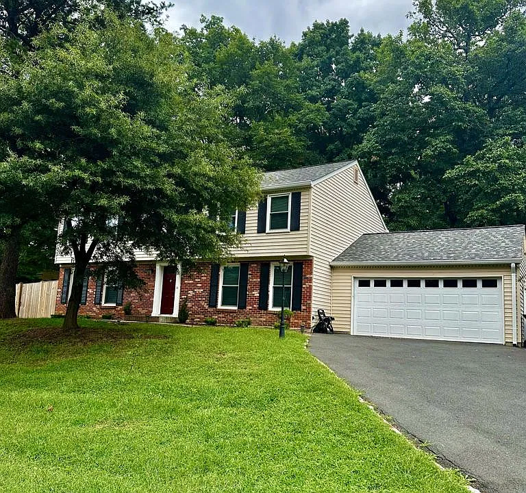 2281 Dosinia Ct