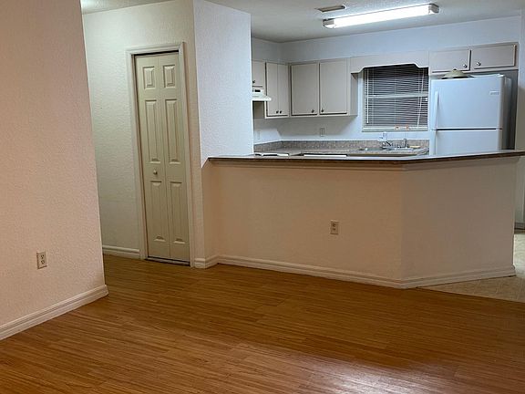 4th image of 25 Dogwood Drive Cir
