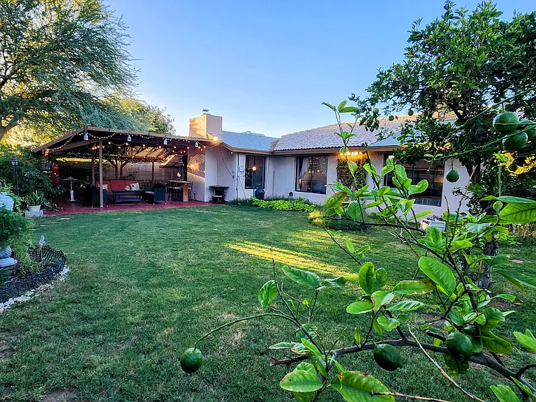 5515 W Hatcher Rd — Photo 4