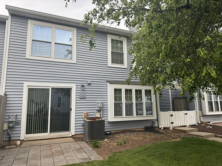 35 Almond Dr — Photo 16