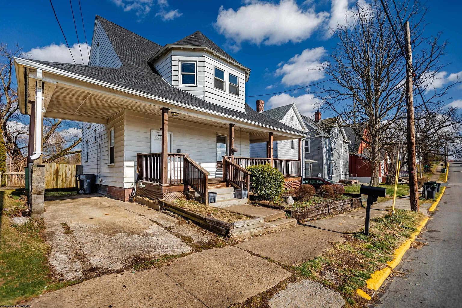 312 Highland Ave photo 1