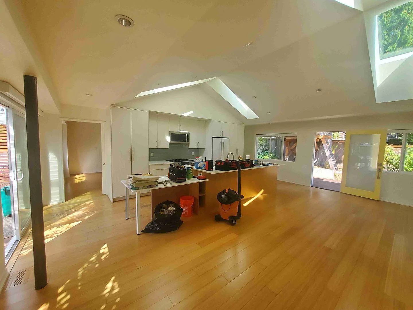 Prime Wallingford location 4 bed, 3 bath with updates. — Photo 4