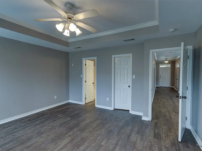 113 Karten Ln — Photo 16