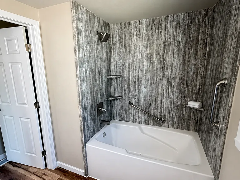 1424 N Bennett St — Photo 23