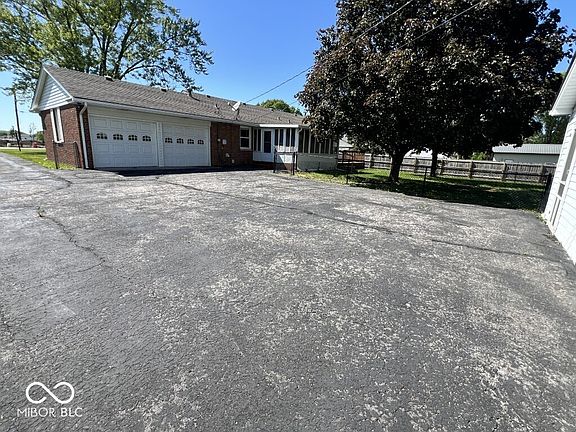 4th image of 5249 Hickory Rd