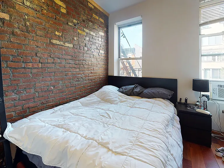 520 E 11th St #22 — Photo 5