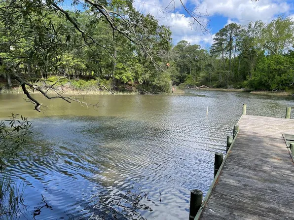 4455 Masden Gut Ln, Machipongo, VA 23405