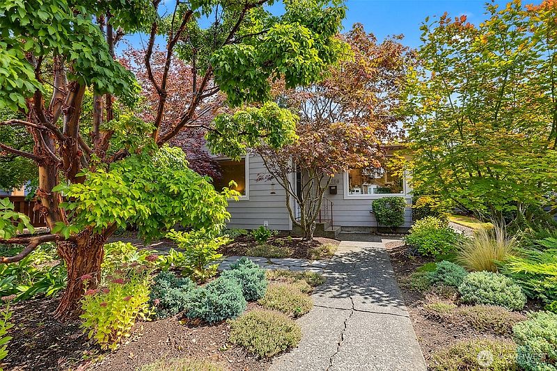 3rd image of 9508 Mary Avenue NW