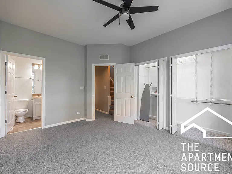 855 W Erie St #120 — Photo 16