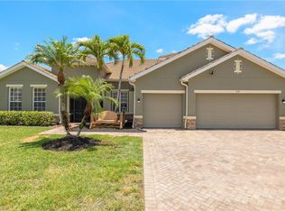2115 Grove DR, NAPLES, FL 34120