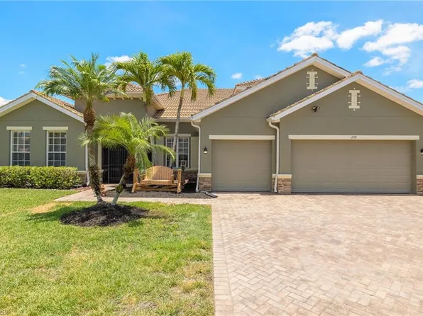 2115 Grove DR, NAPLES, FL 34120