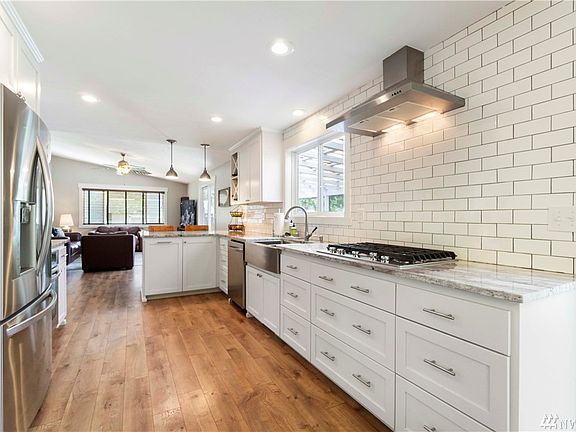 5th image of 12904 126th Avenue Ct E