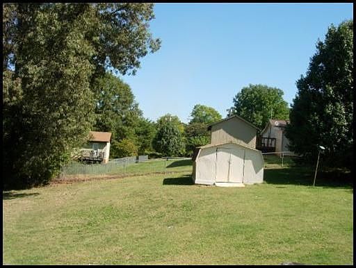 3rd image of 2420 Southview Dr