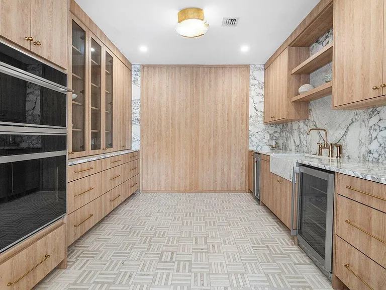 1366 SW 4th Ct — Photo 14