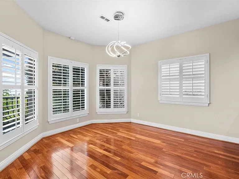 540 W 25th St — Photo 11