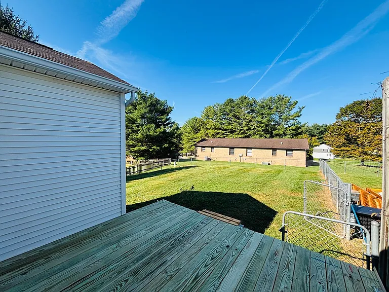 1443 Sandy Cir — Photo 15