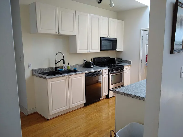 1177-3 N Highland Ave NE — Photo 19