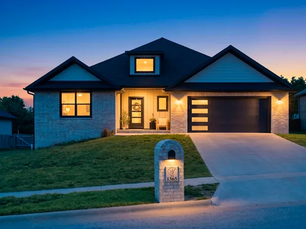 1365 W Gaslight Drive, Springfield, MO 65810