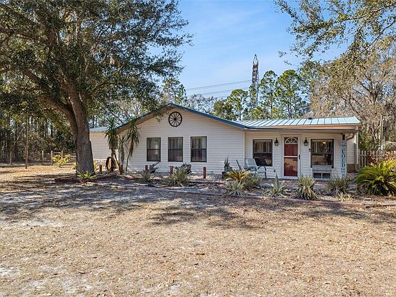 3rd image of 21739 Shady Grove Rd