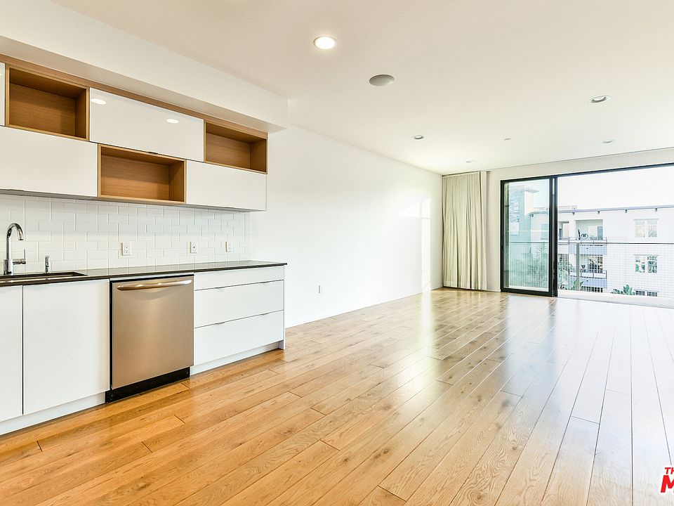 1st image of 4044 Redwood Ave APT 409