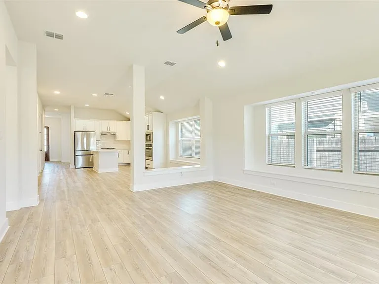 122 Biscayne Bay Bnd — Photo 7