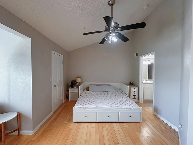 2026 Oxford Ln — Photo 19