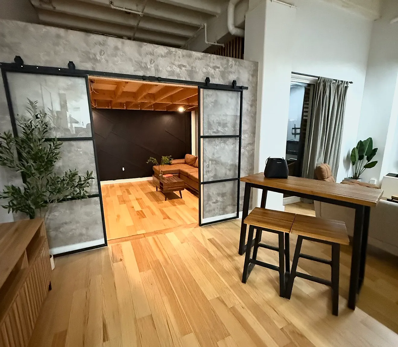 1 bed, 820 sqft, $2,400 — Photo 4