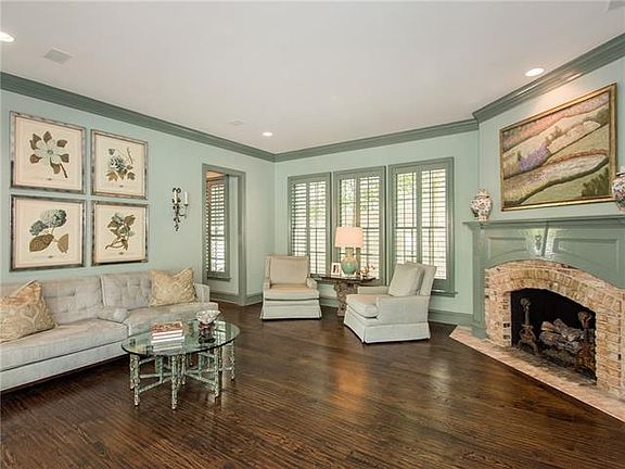 3rd image of 4648 Beverly Dr