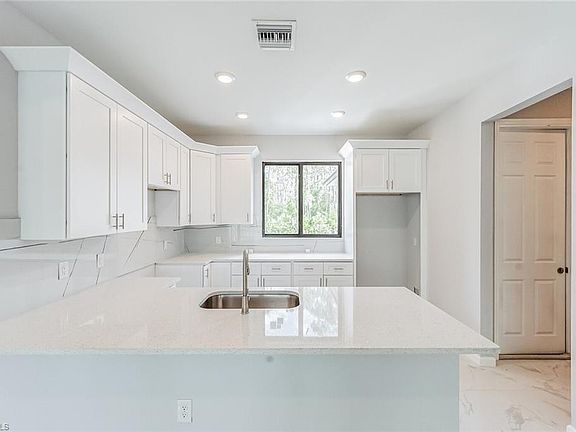 5th image of 1310 Hibiscus AVE