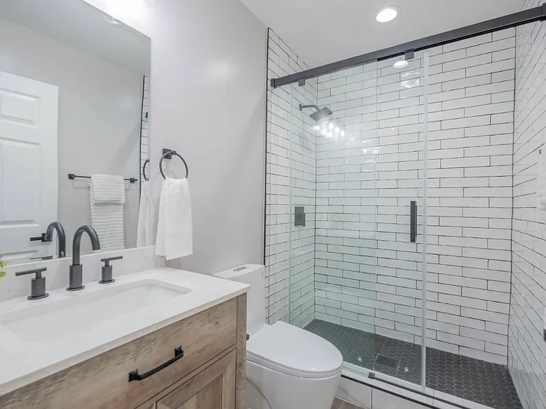 18253 Vanowen St — Photo 11