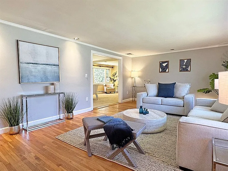 43 Sherburn Cir — Photo 9