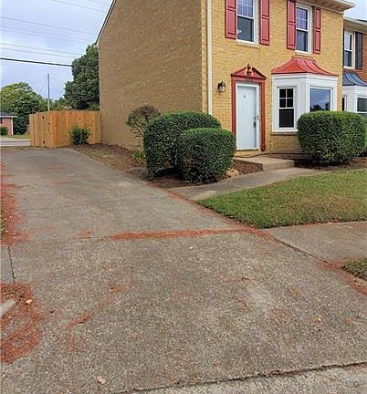 3rd image of 4600 Merrimac Ln