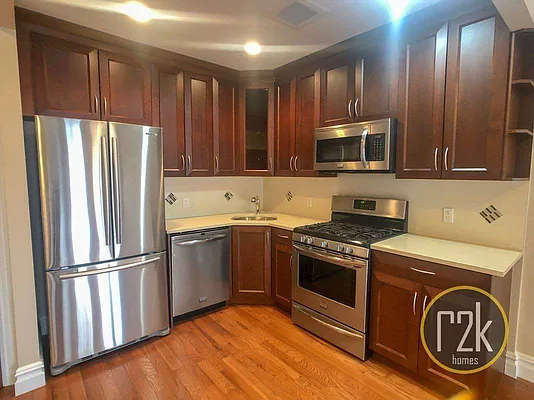 Rented by Realty 2000 Corp | media 25